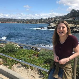 Meet your Posher, Lauren